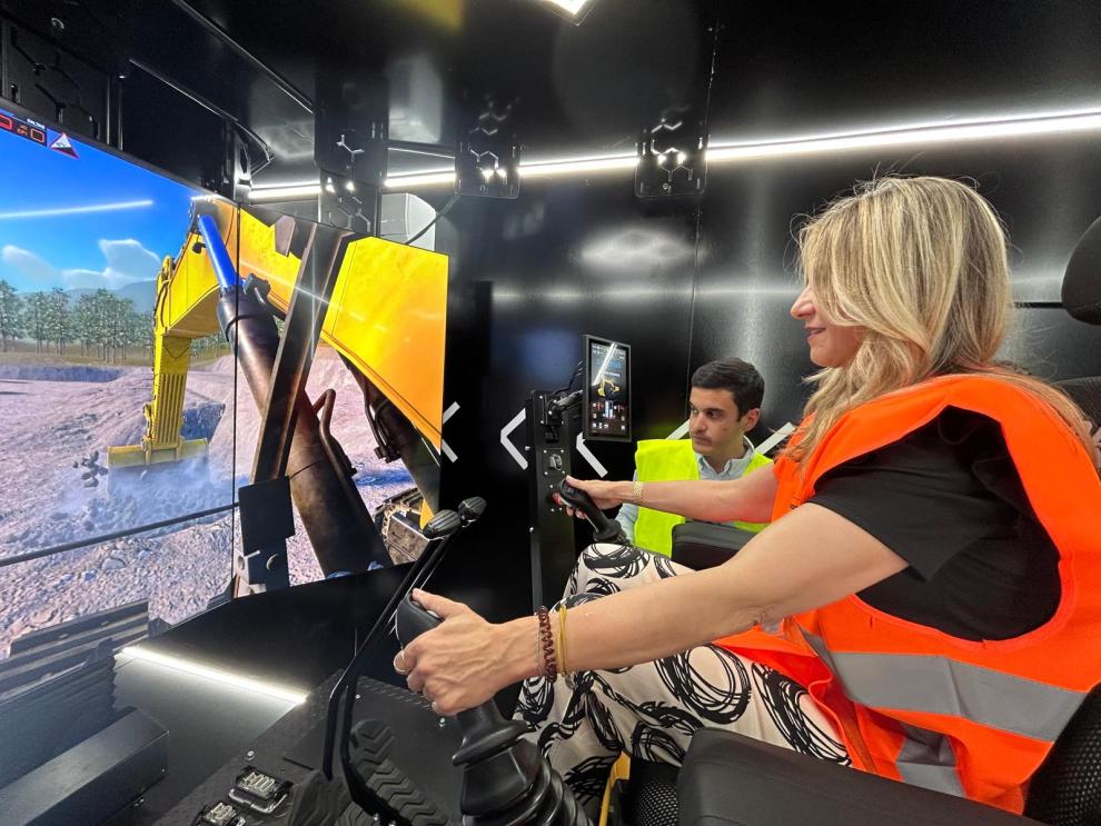 La vicepresidenta, Mar Vaquero, ha visitado las instalaciones de Finanzauto