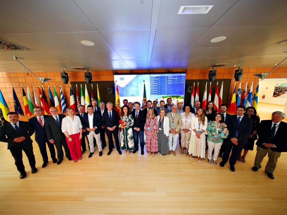Delegación española y portuguesa, que han conmemorado su cuarenta aniversario de la firma de la adhesión a la Unión Europea