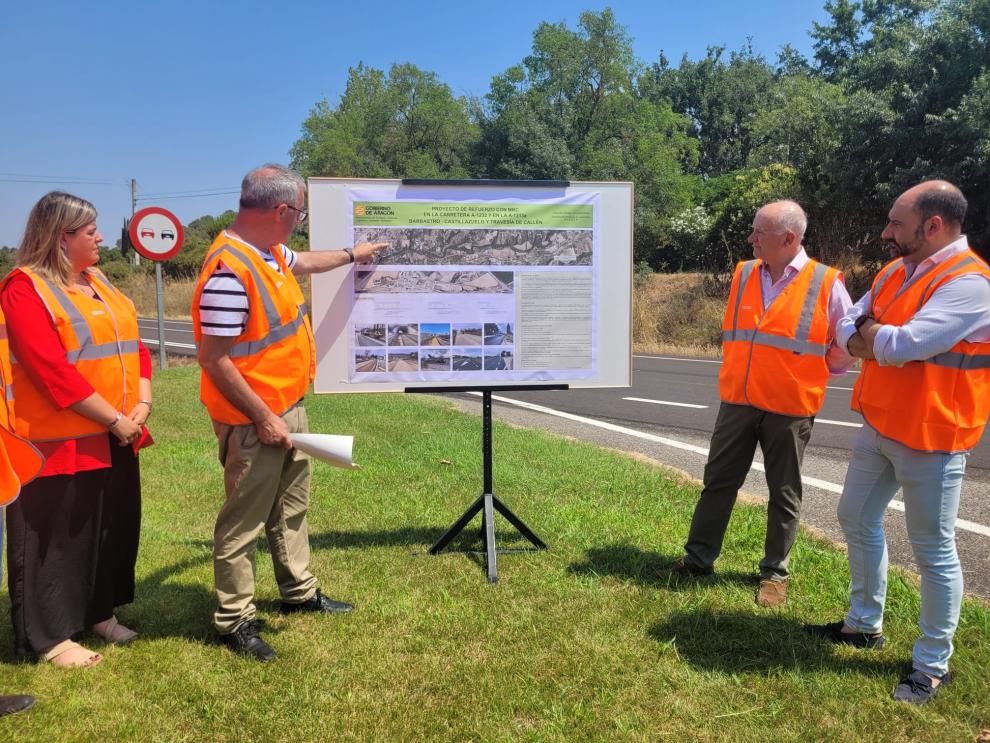 El director general de Carreteras e Infraestructuras, Miguel Ángel Arminio, ha supervisado hoy dos carreteras de la red autonómica que han sido objeto de obras