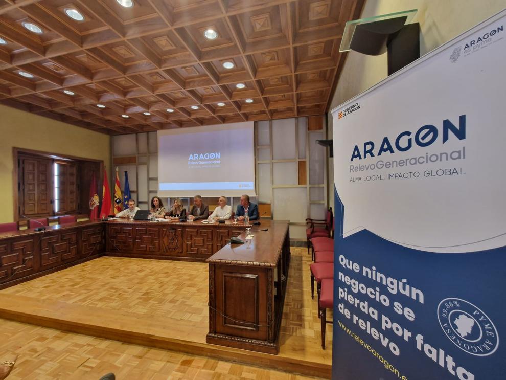 La presentación se ha realizado en el salón de Ciento del Ayuntamiento de Jaca