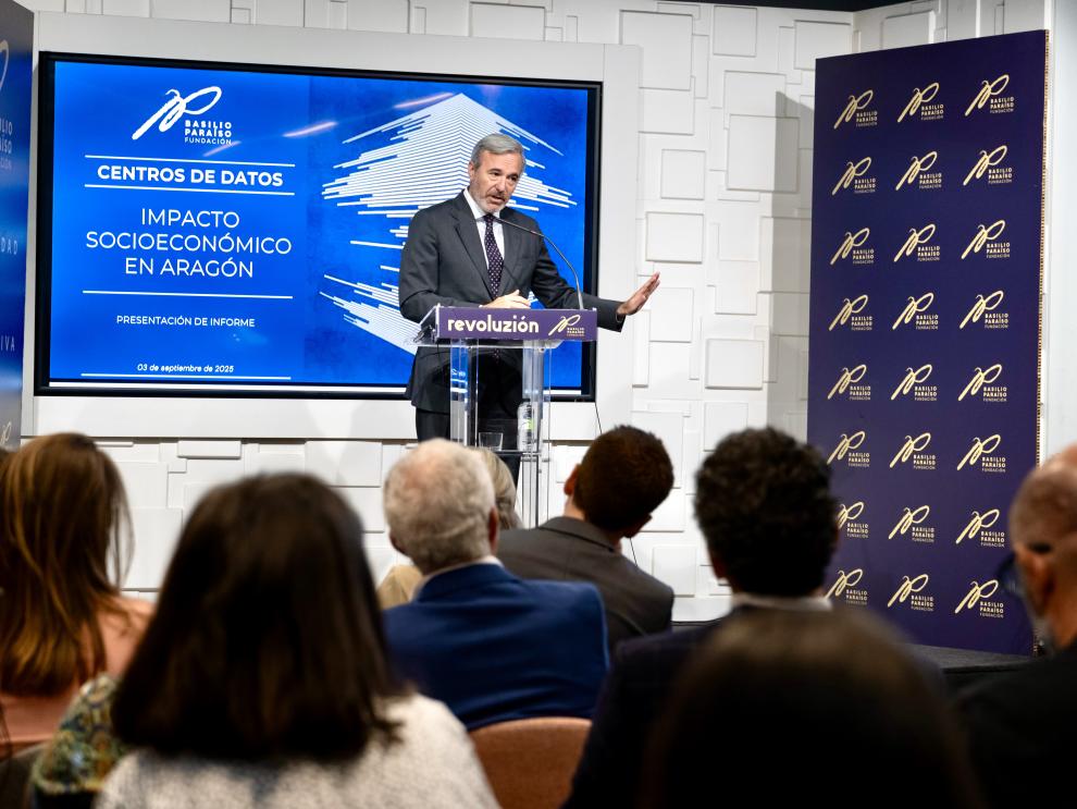 El presidente Azcón, en la en la presentación del estudio de la Fundación Basilio Paraíso sobre el impacto económico y social de los Centros de Datos.