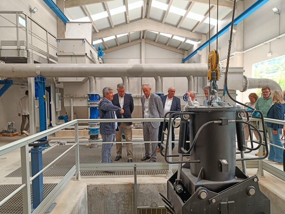 Blasco y Estaún, en las instalaciones de la nueva depuradora.