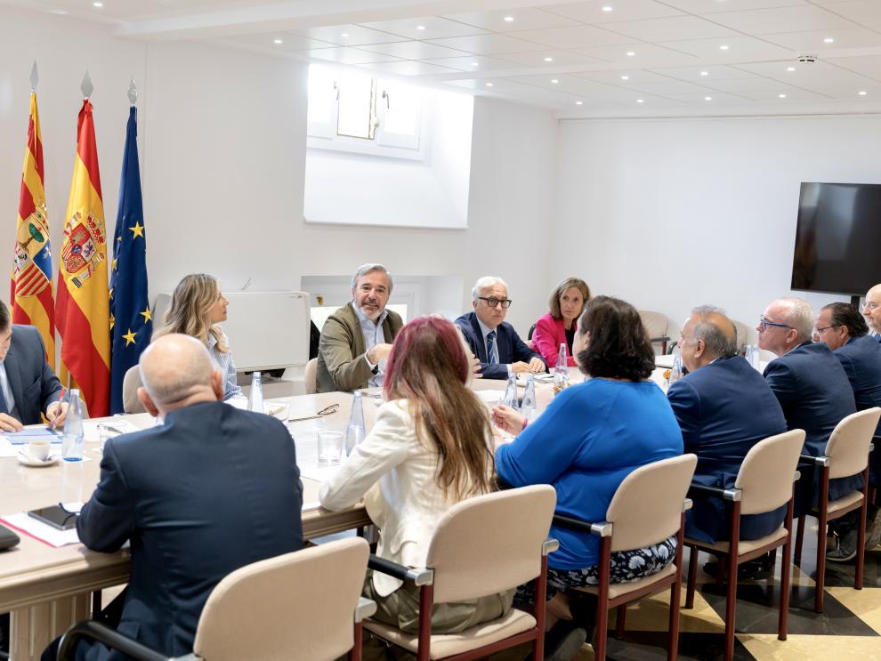 Tanto el Gobierno de Aragón como los representantes del sector han calificado la reunión de “muy positiva y fructífera”