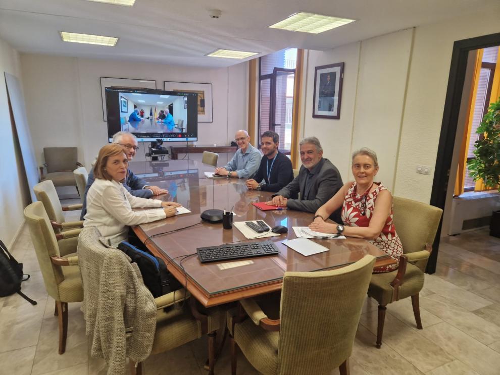 Primera reunión de seguimiento del convenio entre Gobierno central y Gobierno de Aragón sobre las consultas de viajeros internacionales.