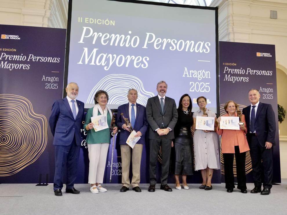 El presidente Azcón participa, junto con la consejera de Bienestar Social y Familia, Carmen Susín, en los Premios Personas Mayores de la Comunidad Autónoma de Aragón 2025