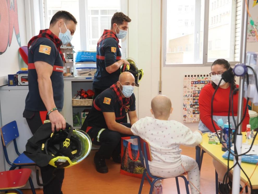 Bomberos de Zaragoza también ha participado, como todos los años, en la fiesta del Infantil