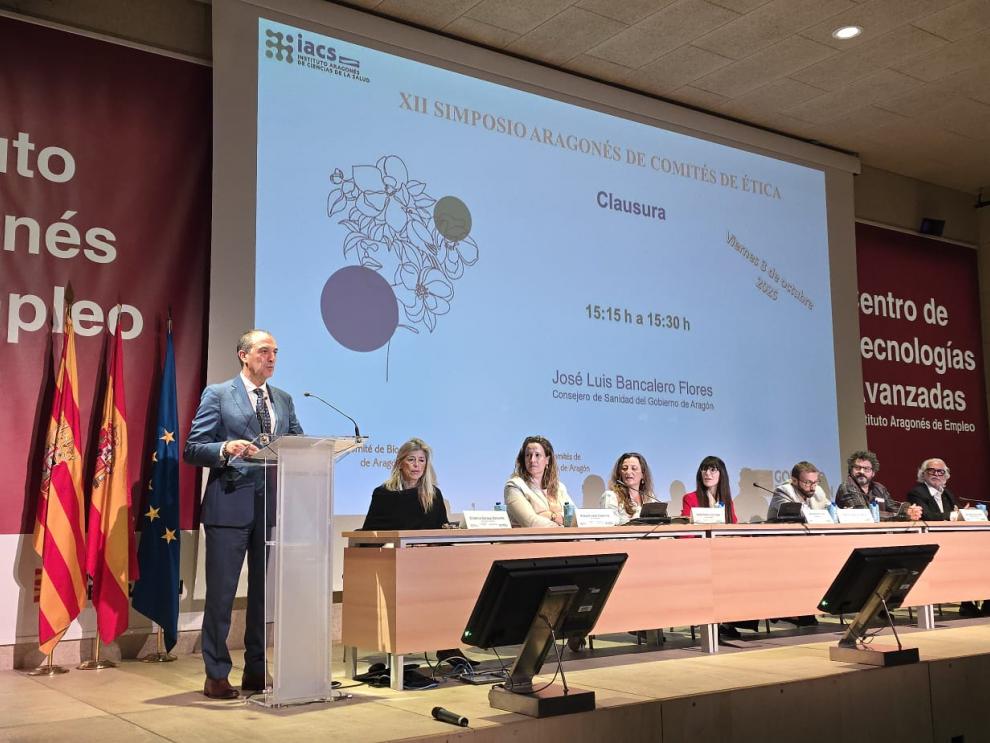 El consejero de Sanidad, José Luis Bancalero Flores, clausura el XII Simposio Aragonés de Comités de Ética.