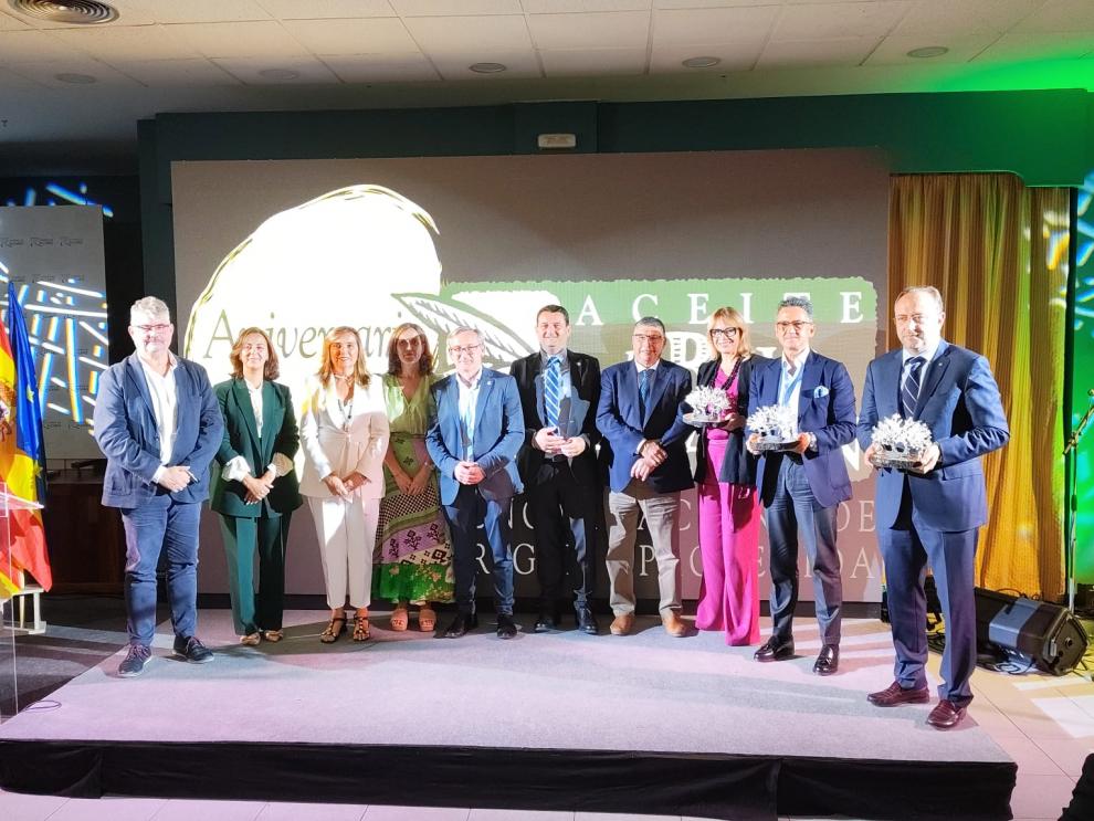 El departamento de Agricultura, Ganadería y Alimentación del Gobierno de Aragón y Aceite del Bajo Aragón celebran el 25 aniversario de la DOP y refuerzan su compromiso con la calidad y la promoción.