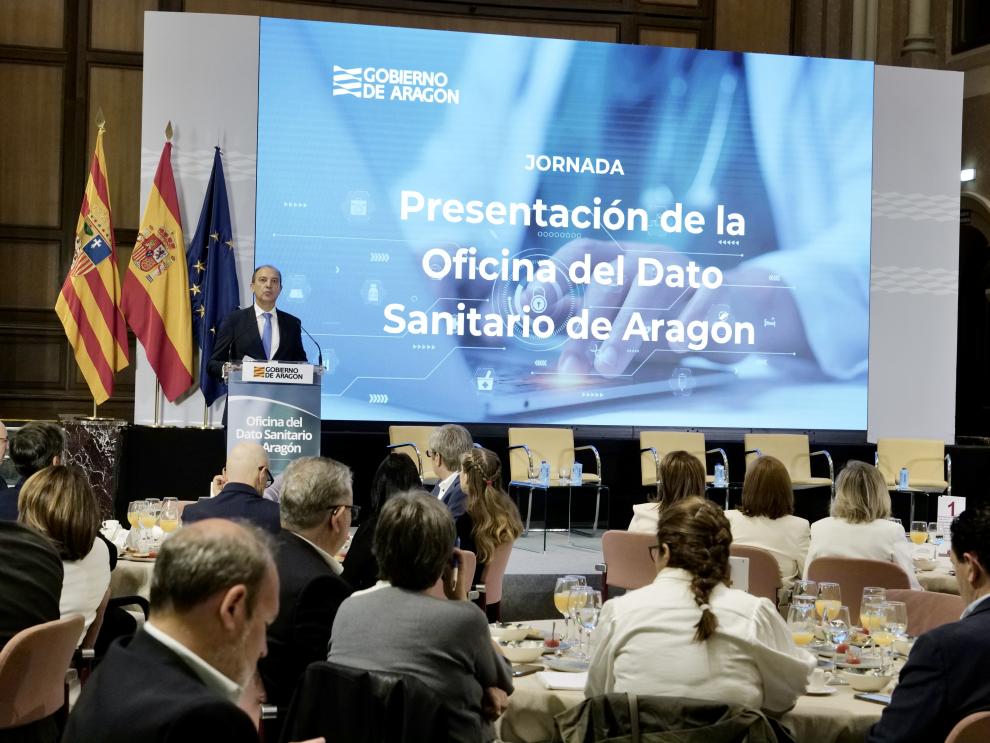 El consejero de Sanidad inaugura la jornada de presentación de la Oficina del Dato de Salud de Aragón