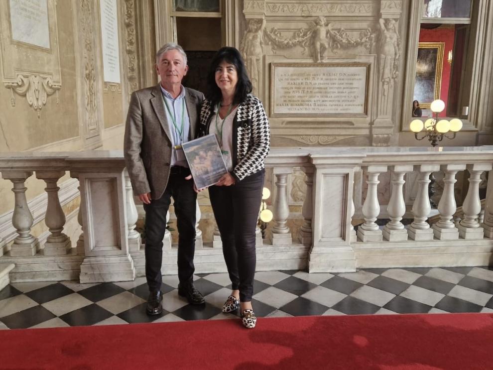 La directora general de Patrimonio Cultural, Gloria Pérez, y el jefe de servicio de Prevención, Protección e Investigación del Patrimonio Cultural, José Antonio Andrés Moreno, han presentado el predossier en el Consejo.