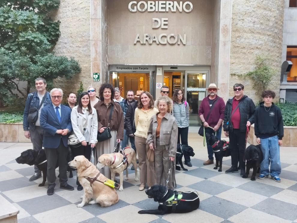 El departamento de Agricultura ha presentado el convenio de colaboración con la Asociación de Usuarios de Perros Guía de Aragón.