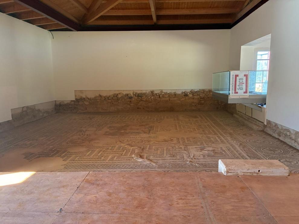 Recuperado el mosaico de Cadmo y Harmonia en La Malena tras los daños causados por las lluvias en junio.