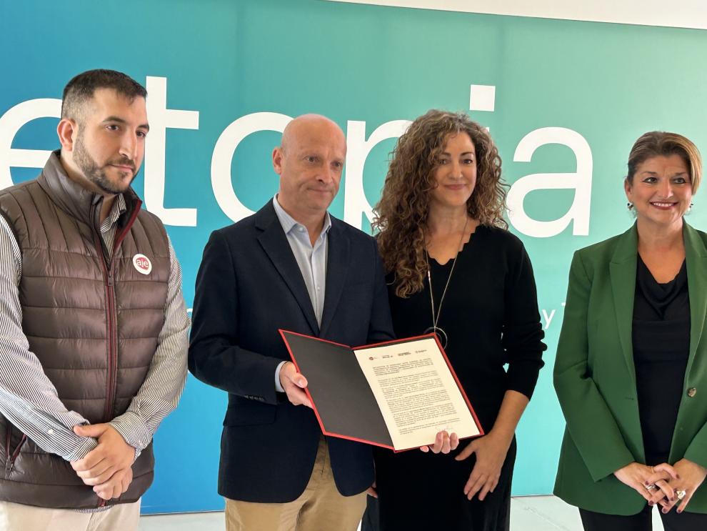 Convenio para impulsar El GarAJE