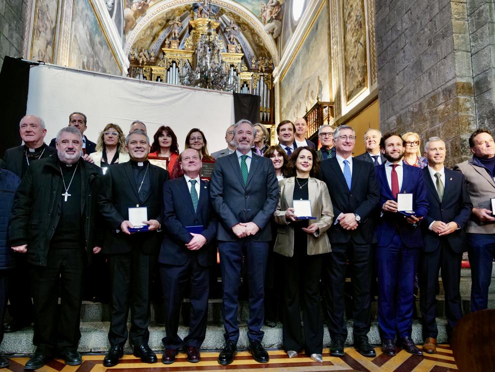 El presidente Azcón participa en la entrega de los galardones al Mérito Turístico de Aragón 2025 en la Catedral de Jaca.