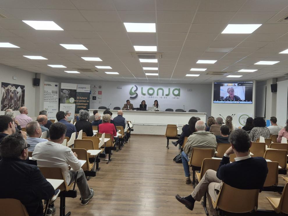 La jornada informativa sobre la Dermatosis Nodular Contagiosa en Binéfar pone el foco en la vacunación y la vigilancia temprana como claves para frenar la enfermedad.