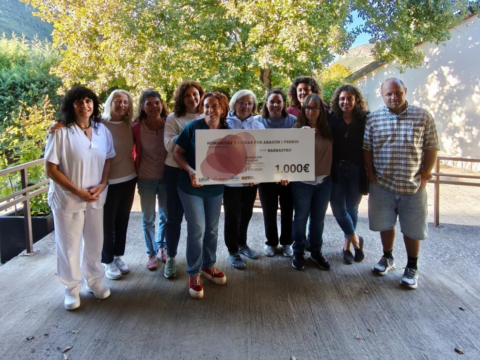 El centro de salud de Castejón de Sos recibe el Premio HumanizAR y CuidAR en Aragón por su programa intergeneracional 'Compartiendo nuestro tiempo'.
