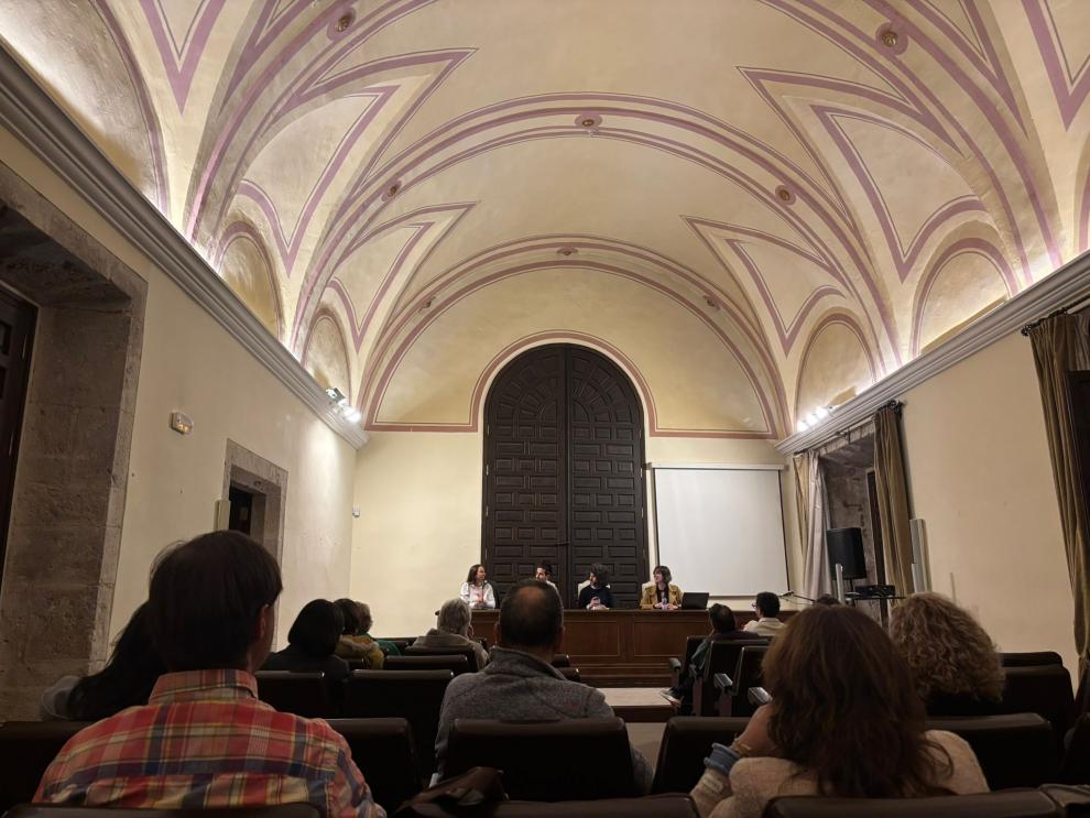 Coloquio de la campaña 'La cultura del buen trato' celebrado en Teruel.