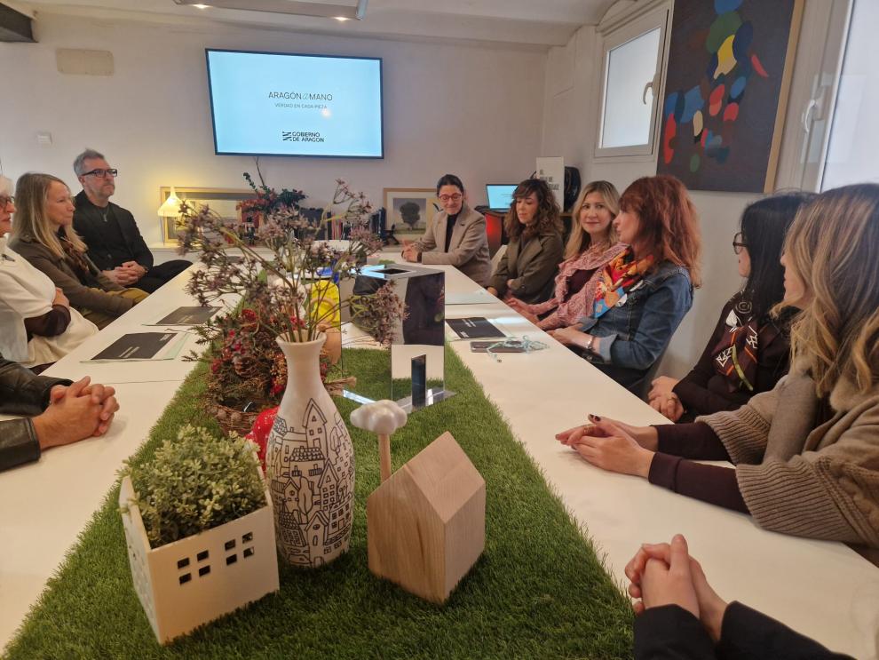 La vicepresidenta, Mar Vaquero, ha participado en la presentación de Aragón a Mano