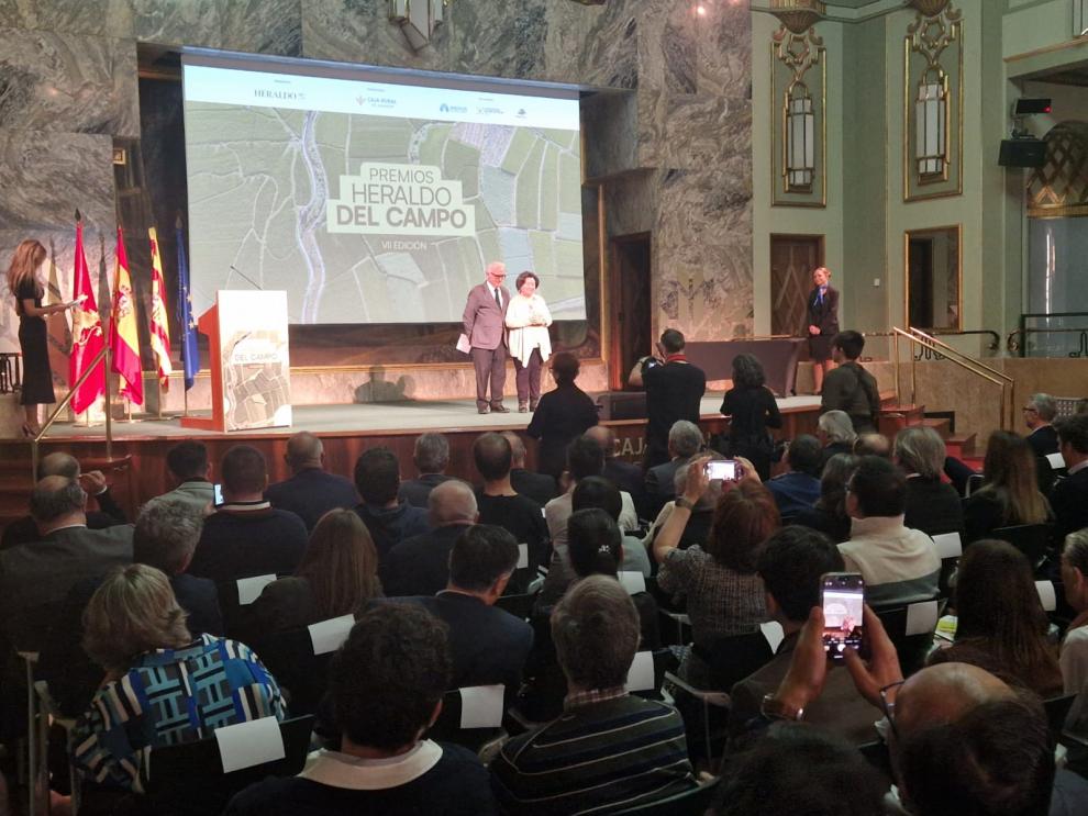 El consejero de Agricultura, Ganadería y Alimentación Javier Rincón ha asistido a la gala de entrega de los VII Premios Heraldo del Campo.