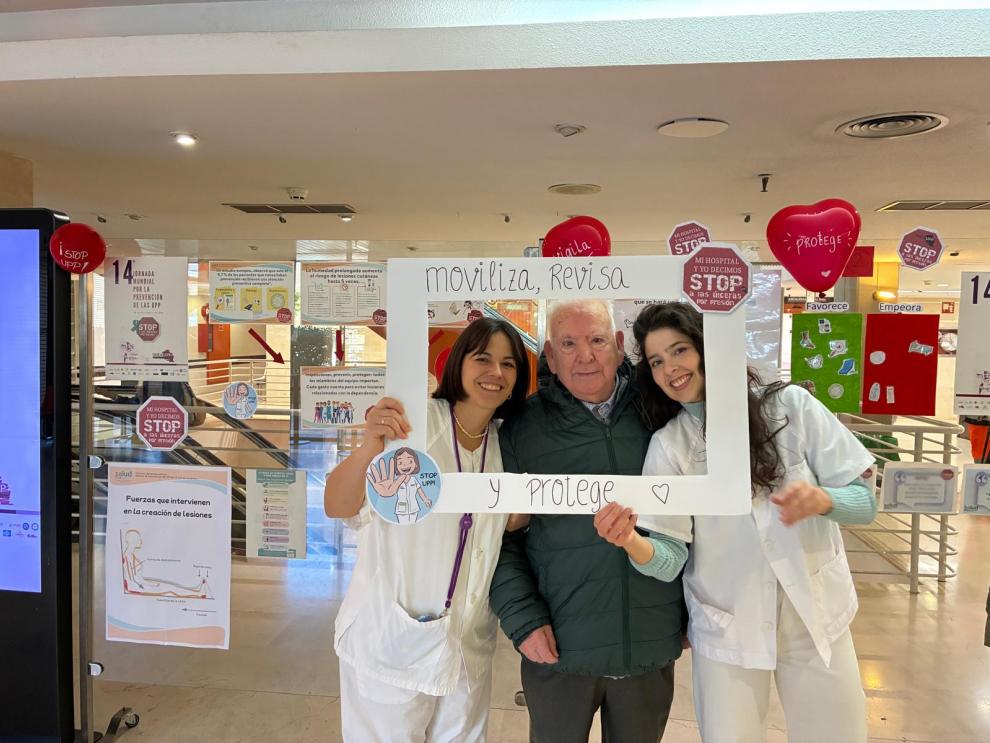 La prevención es fundamental para evitar úlceras de piel. Enfermería del Clínico ha informado a usuarios y pacientes como actuar para evitar estas lesiones