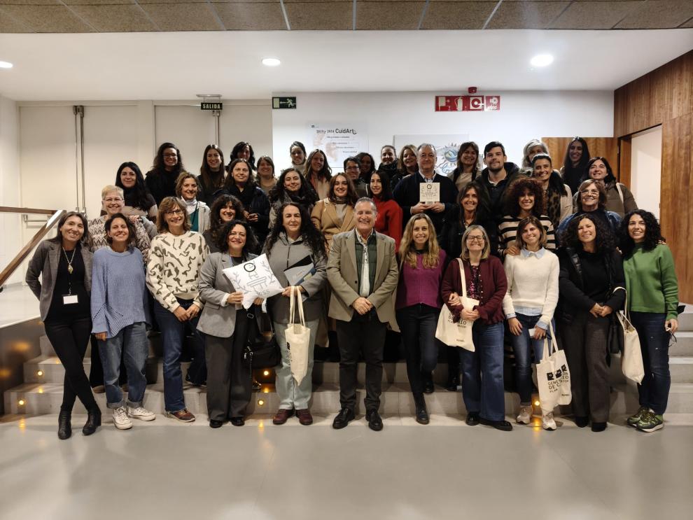 Medio centenar de profesionales se han dado cita en la última jornada de los CuidArte