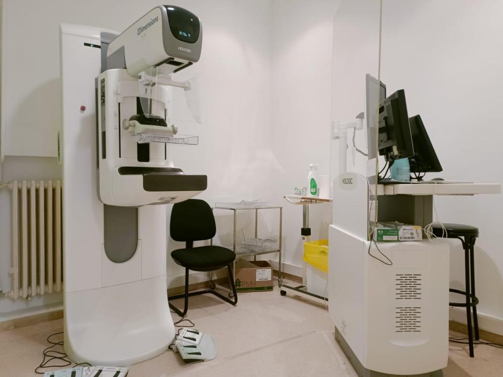 Uno de los nuevos mamógrafos para el programa de cribado de cáncer de mama.