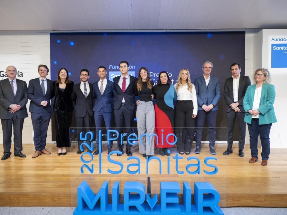 Foto de familia de los Premios Sanitas EIR 2025