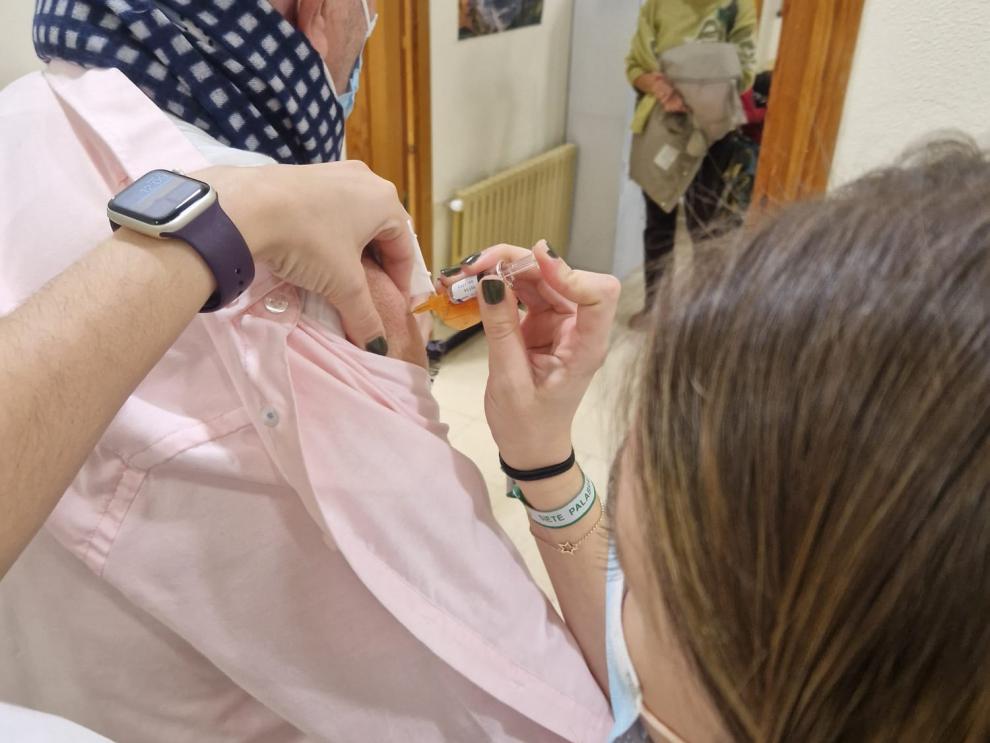 Jornada de vacunación sin cita para gripe y COVID en el Hospital Nuestra Señora de Gracia de Zaragoza