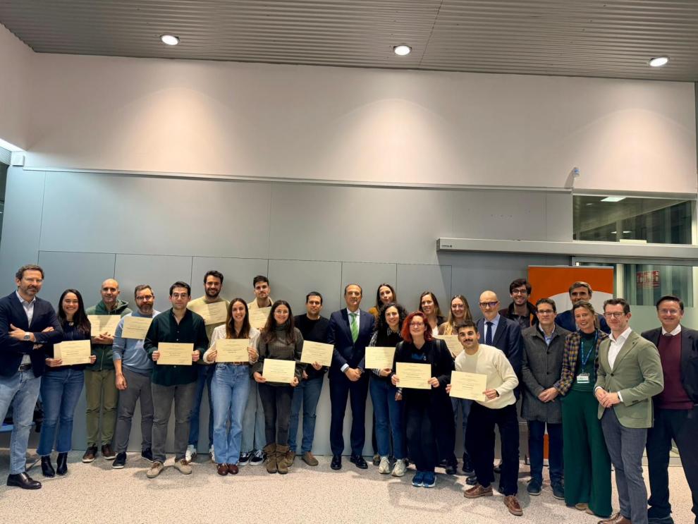 Destinatarios de las ayudas del Instituto de Investigación Sanitaria de Aragón 2025 para reforzar formación, movilidad internacional, IA en salud y captación de talento.