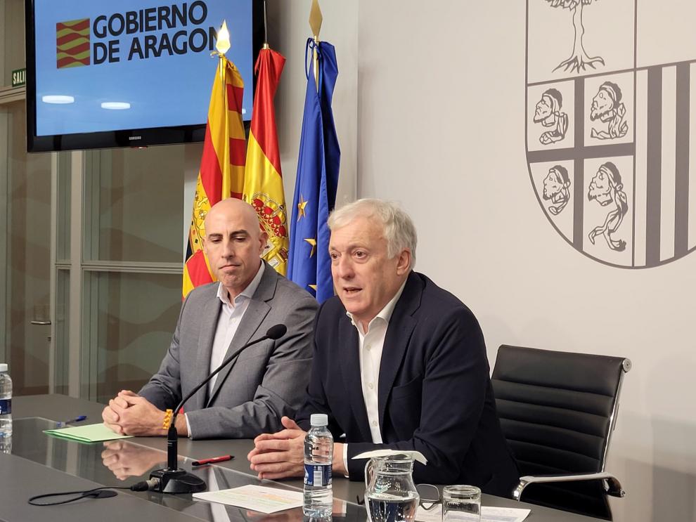 Octavio López ha comparecido en rueda de prensa junto al director general de Transportes, David Sánchez Fraile.