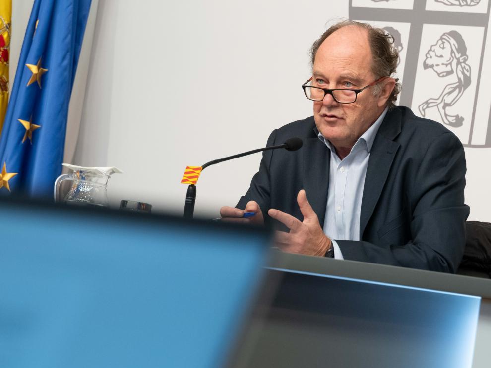 Antonio Villacampa, en la imagen, en la rueda de prensa para explicar los procesos selectivos publicados este martes en el BOA.