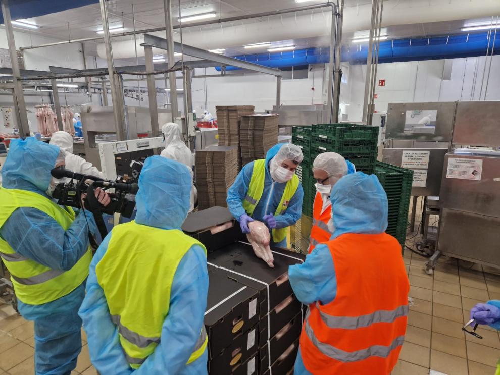 Rincón y Lanza visitan la planta agroalimentaria Bopepor, en Gallur (Zaragoza).