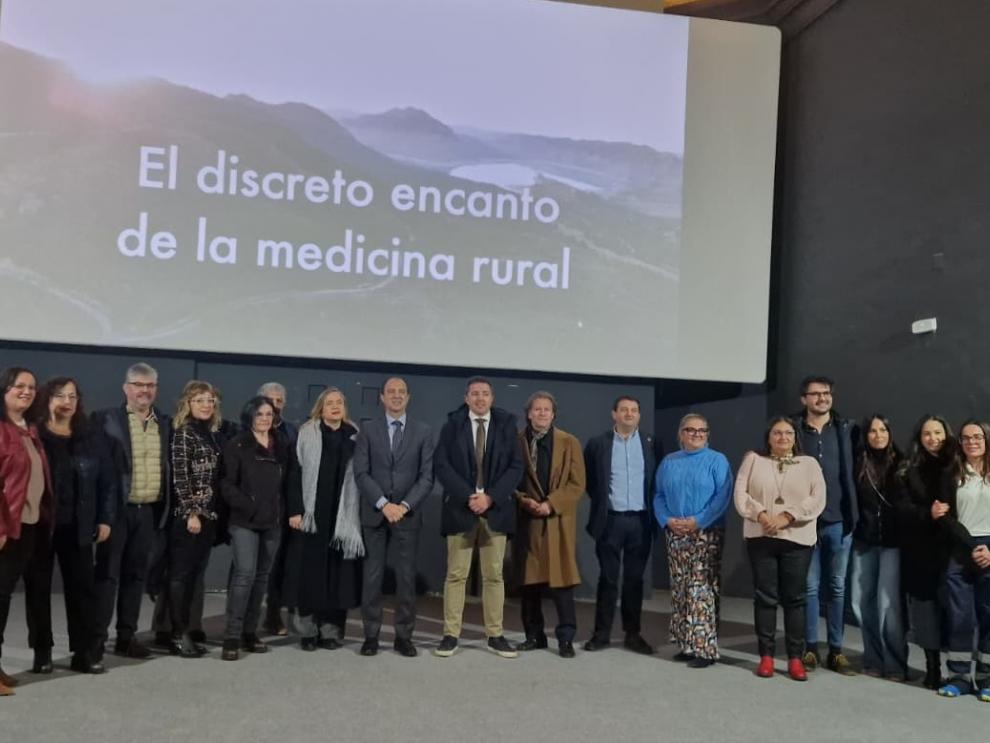 El consejero de Sanidad asiste a la proyección del video “El discreto encanto de la medicina rural”, en la Casa Cultura de Calanda