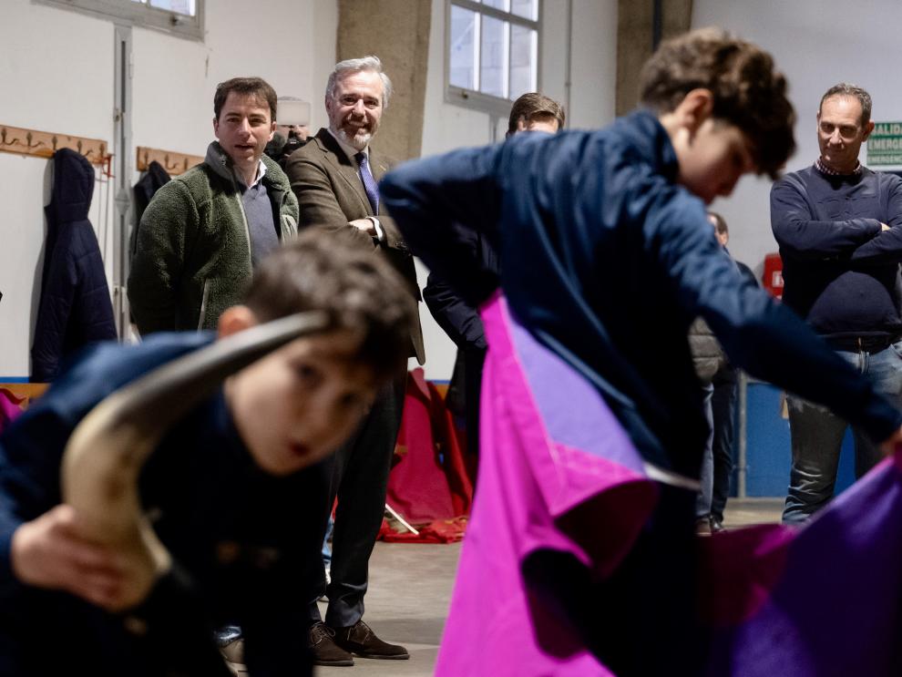 El presidente Azcón, en la escuela taurina Mar de Nubes.