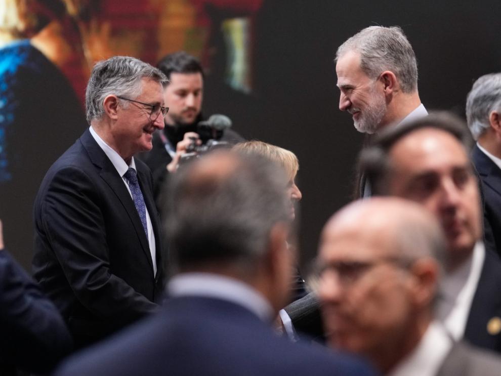 Blasco, en el saludo al Rey Felipe VI en el espacio de Turespaña.
