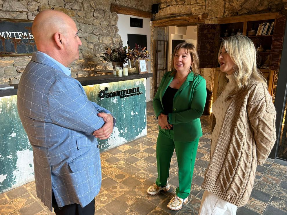 La vicepresidenta Mar Vaquero en su visita al Matarraña