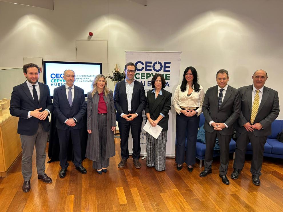 La vicepresidenta ha asistido a la proclamación de la nueva presidenta de CEOE Huesca