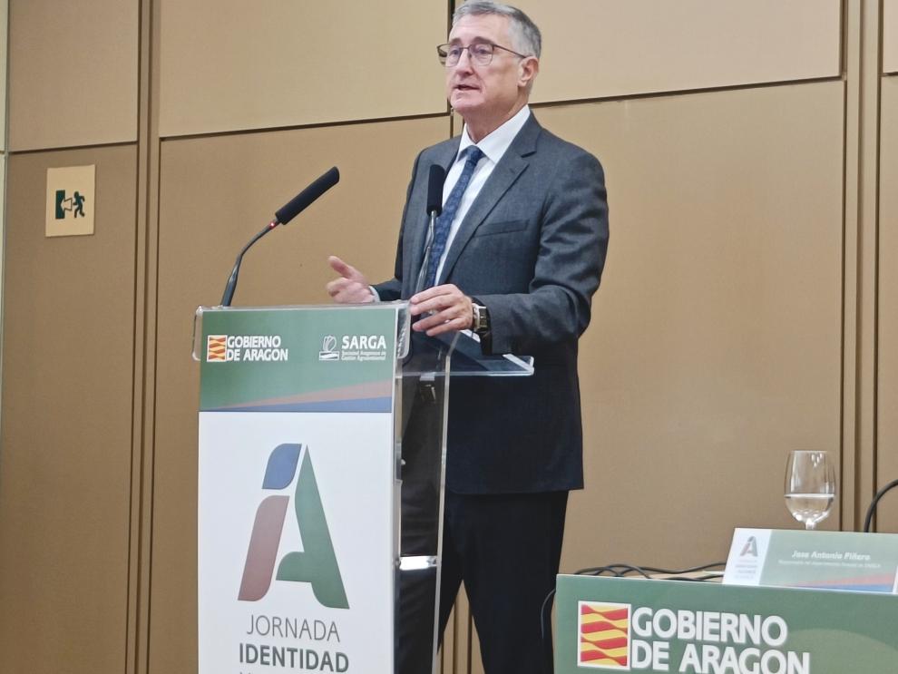 El consejero de Medio Ambiente y Turismo, Manuel Blasco, en el cierre de la jornada.