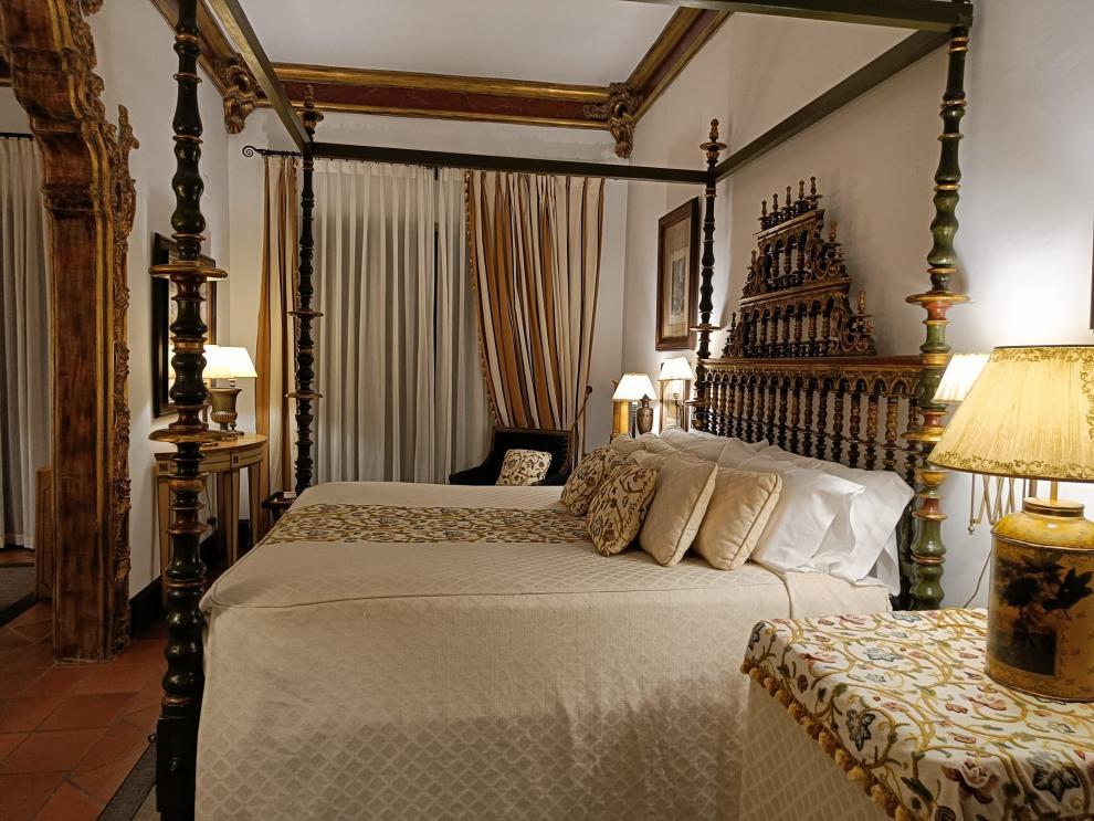 Una de las habitaciones de la Hospedería de La Iglesuela del Cid.