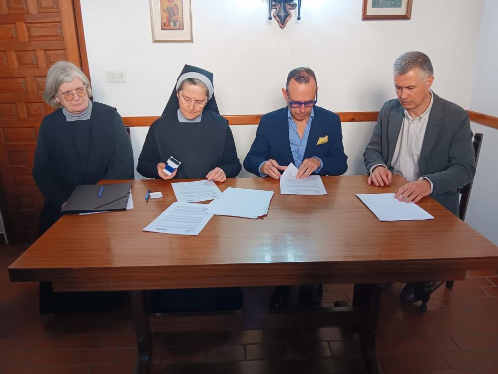 Se ha firmado un contrato de comodato para trasladar los documentos monásticos al Archivo Histórico Provincial de Huesca
