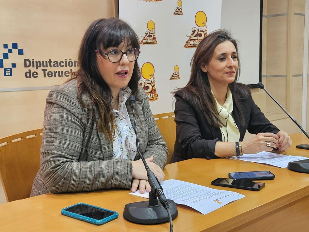 Marta Sancho, diputada del área de Turismo de la DPT; e Higinia Navarro, directora-gerente de Dinópolis, en la presentación de la campaña.
