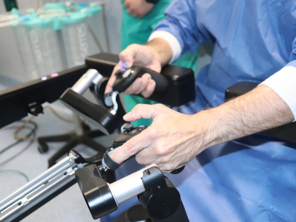 Sistema de cirugía robótica del Hospital Universitario Obispo Polanco, utilizado en procedimientos de cirugía general, ginecología y urología.