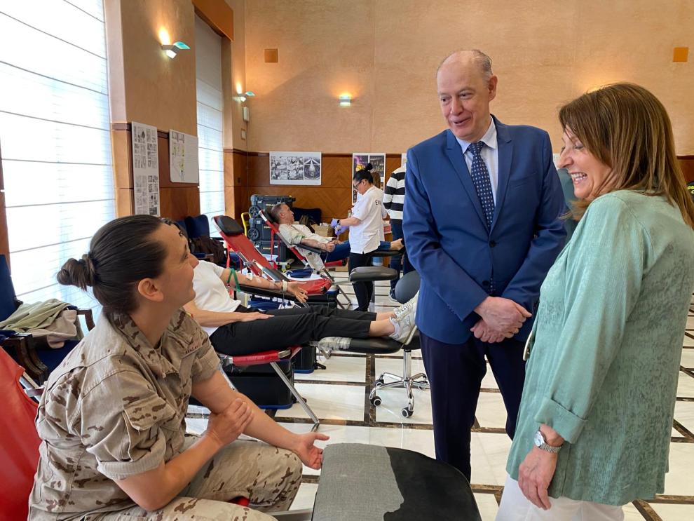 El consejero de Sanidad, Ángel Sanz, en el acto solidario de donación de sangre organizado por la Guardia Civil en Zaragoza