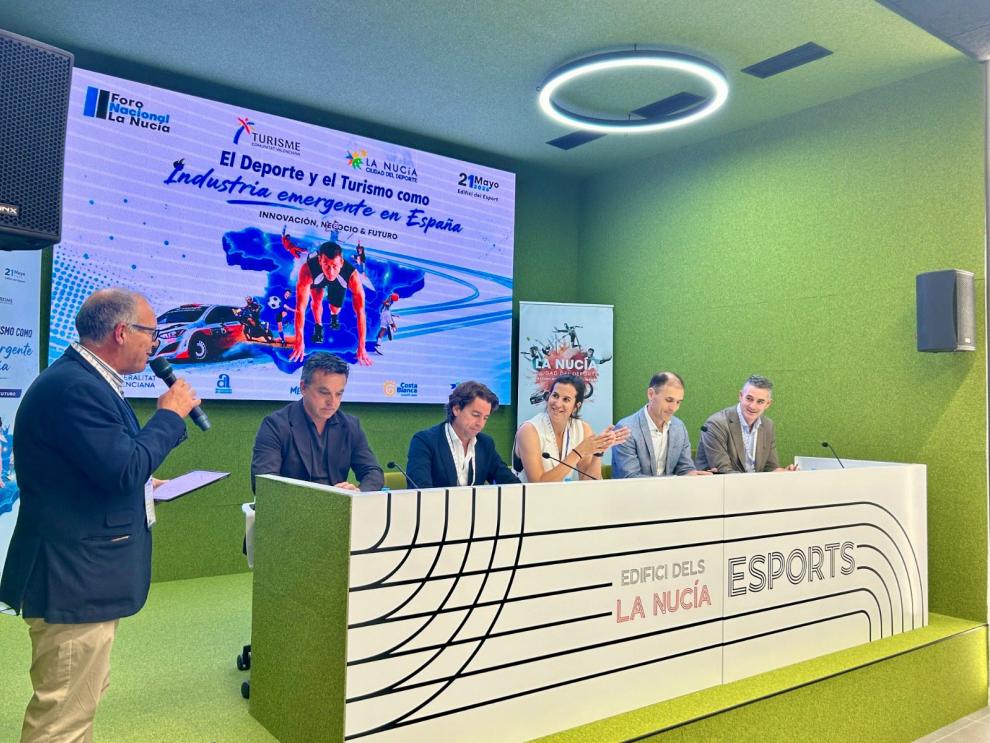 La directora general de Deporte ha participado este jueves en el II Foro nacional ‘El deporte y el turismo como industria emergente en España'.