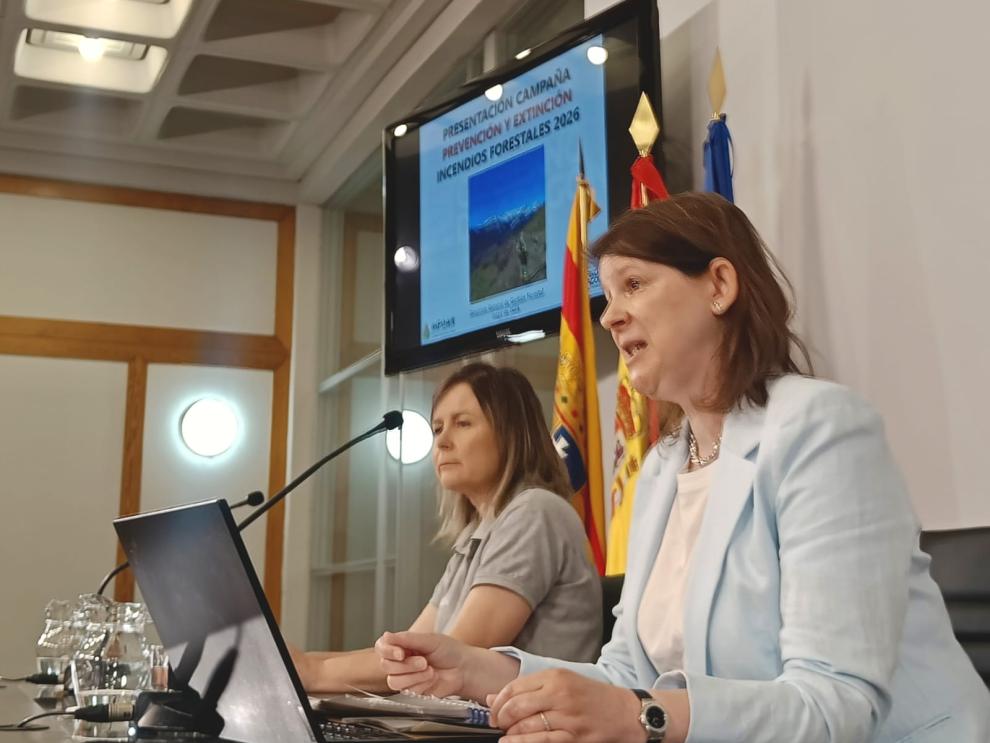 De izquierda a derecha, Ureta y Oliván, durante la presentación del dispositivo de 2026.