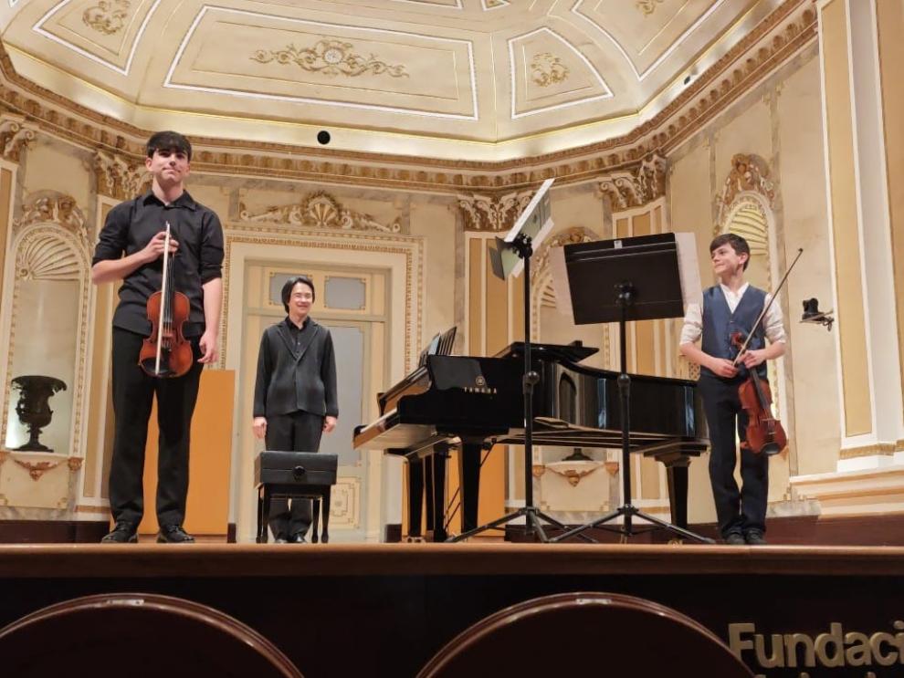 El dúo Alla Rústica, acompañado al piano por Takahiro Mita, actuará este viernes en la Real Maestranza de Caballería en Zaragoza.