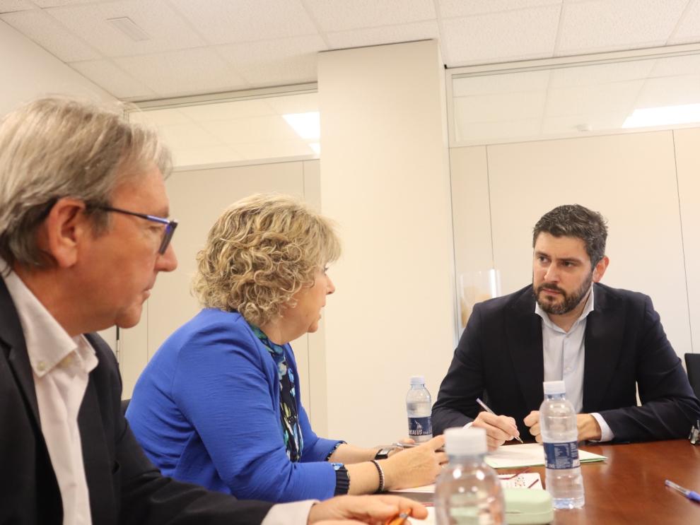 Alejandro Nolasco, junto a Santiago Cosculluela y Paquita Morata