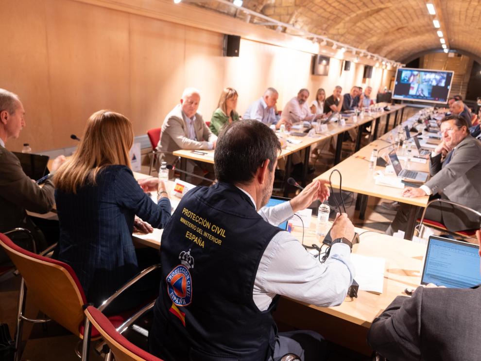 La sala Hermanos Bayeu del Edificio Pinatelli es escenario durante dos días de la reunión a la que asisten directores generales de Protección Civil de toda España.