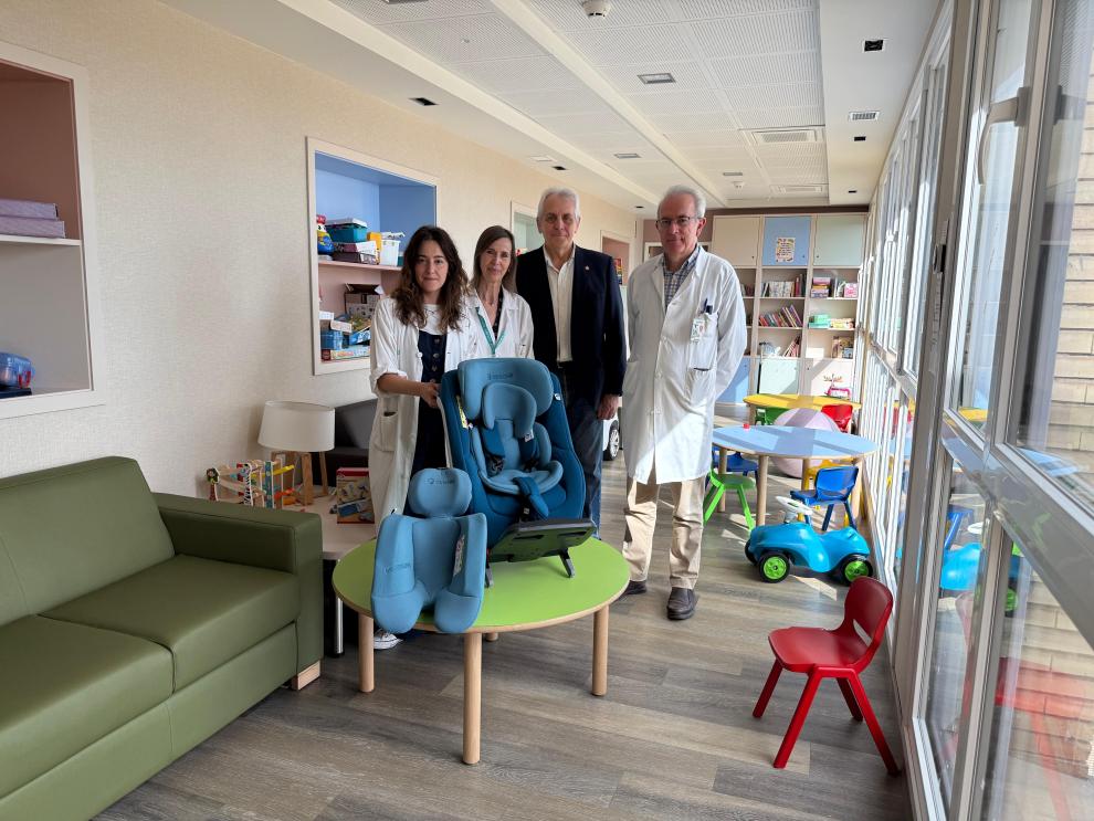 Donación de sillas infantiles de seguridad vial al Hospital Infantil de Zaragoza