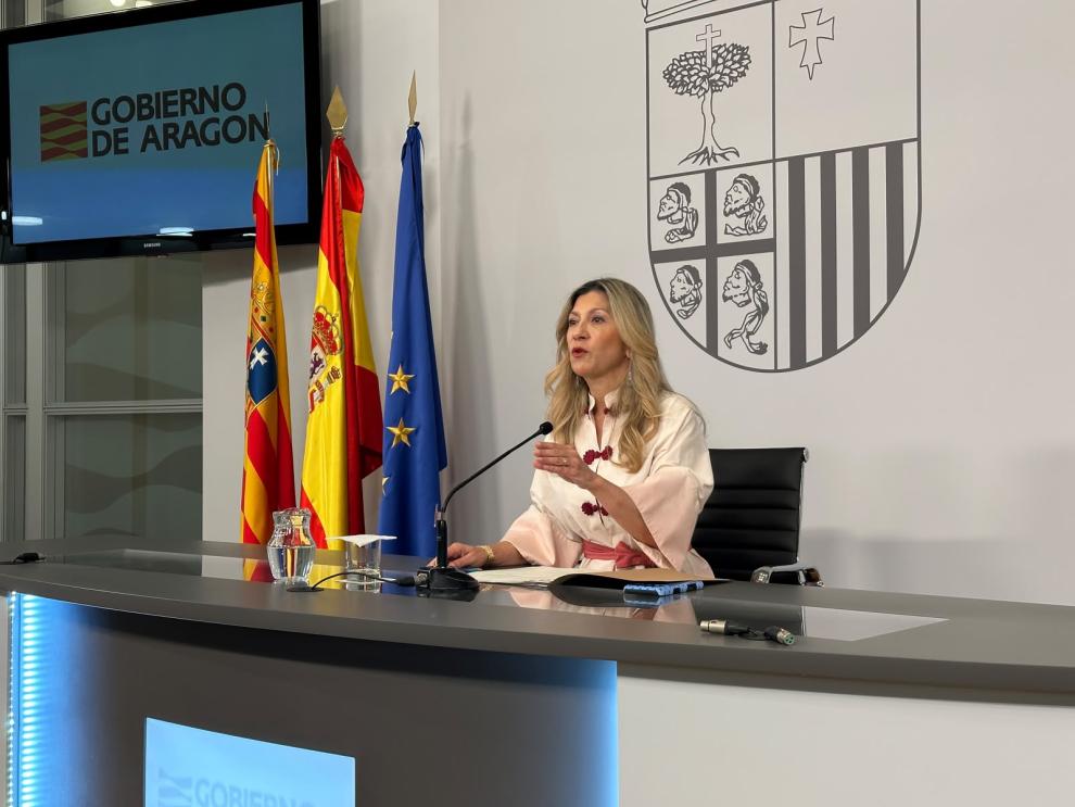 La vicepresidenta y portavoz del Gobierno de Aragón, Mar Vaquero, este jueves en rueda de prensa.